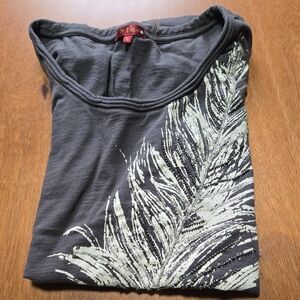 Gray T with Feather Design Size Large